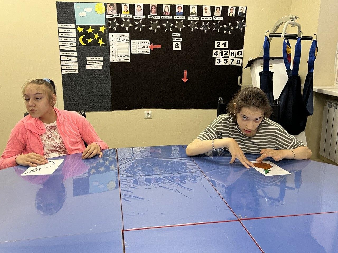 Help the Foundation pay for the work of builders to complete the construction of a center for children with disabilities on time