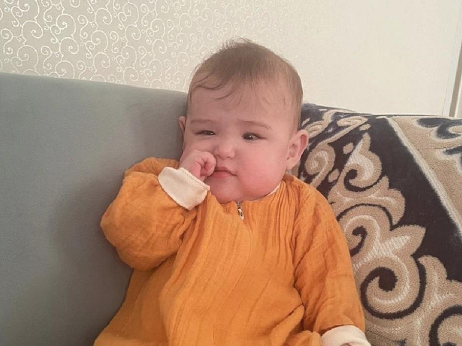 У годовалой Рамины есть шанс видеть, для этого ей нужна операция