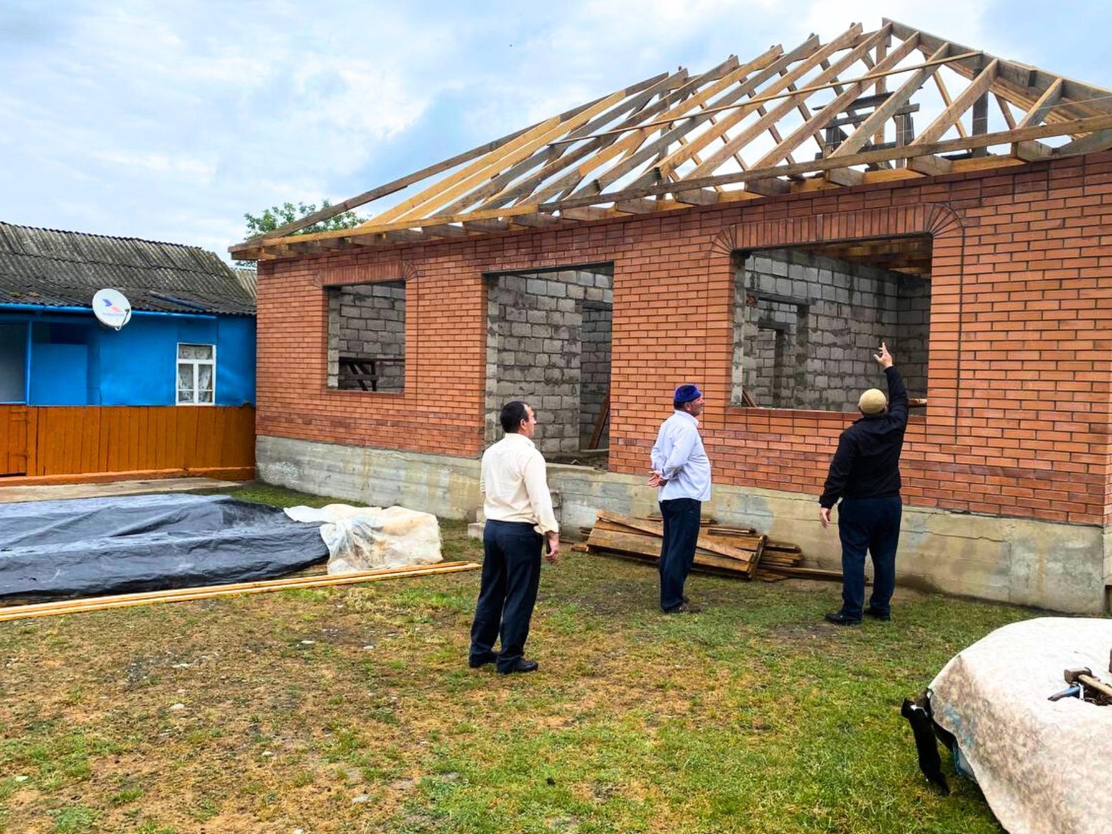 A collection for the construction of a roof for a single mother with three children!