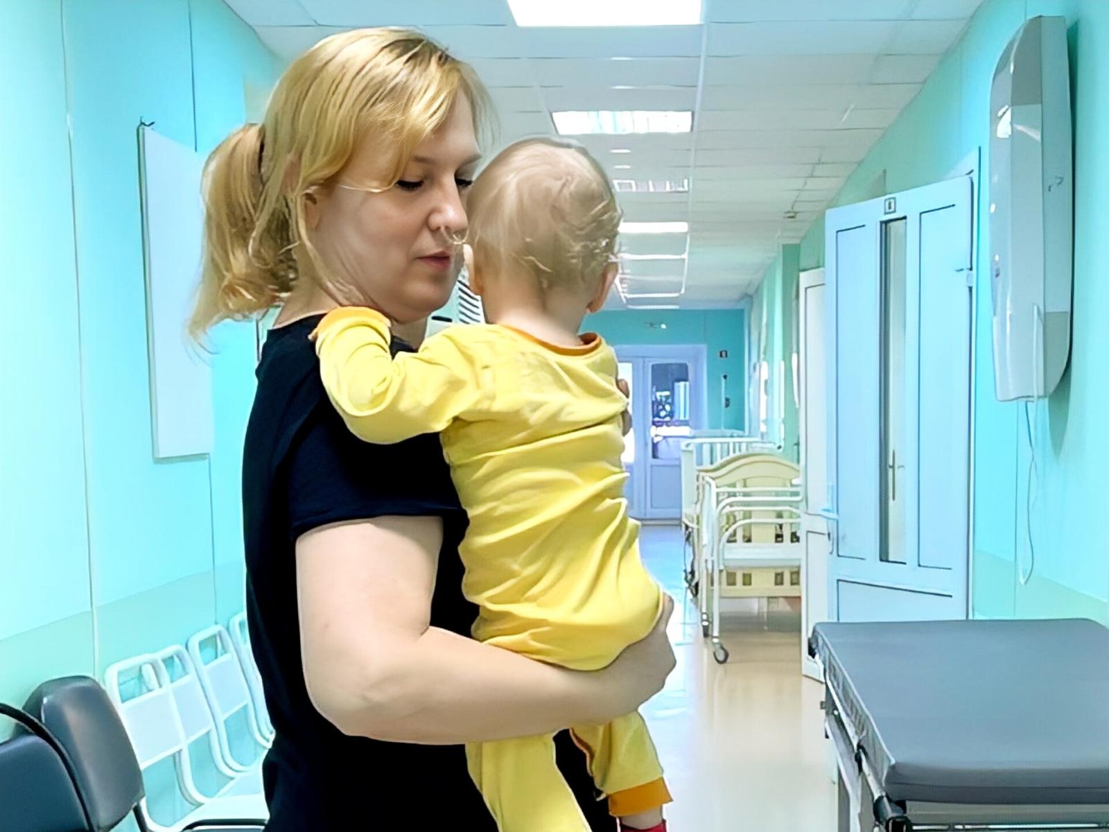 Юра – сирота. Ему и ещё одному мальчику нужна помощь няни на время лечения в больнице!
