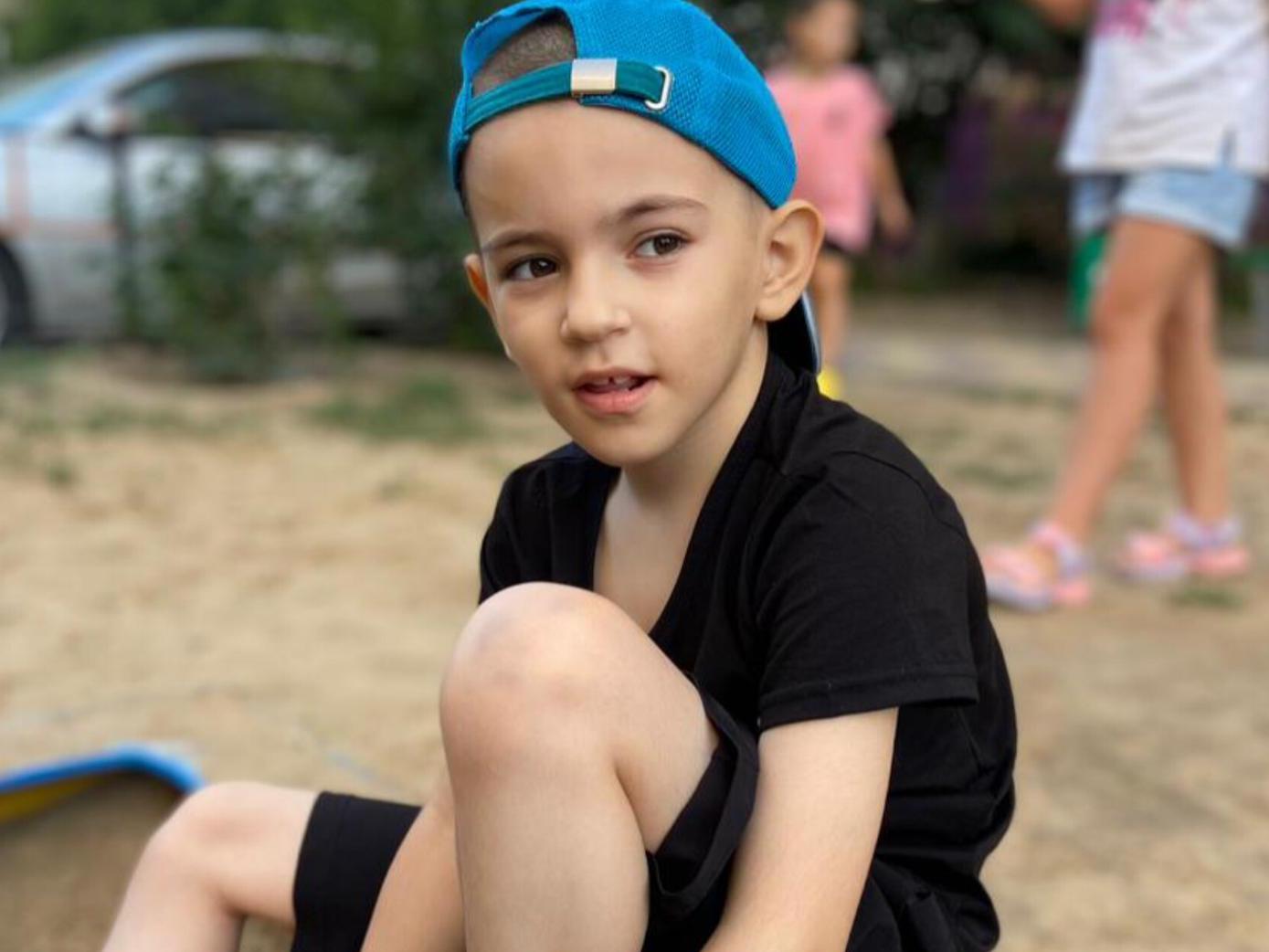 To improve his physical development and learn to speak, Bilal needs an autism correction course!