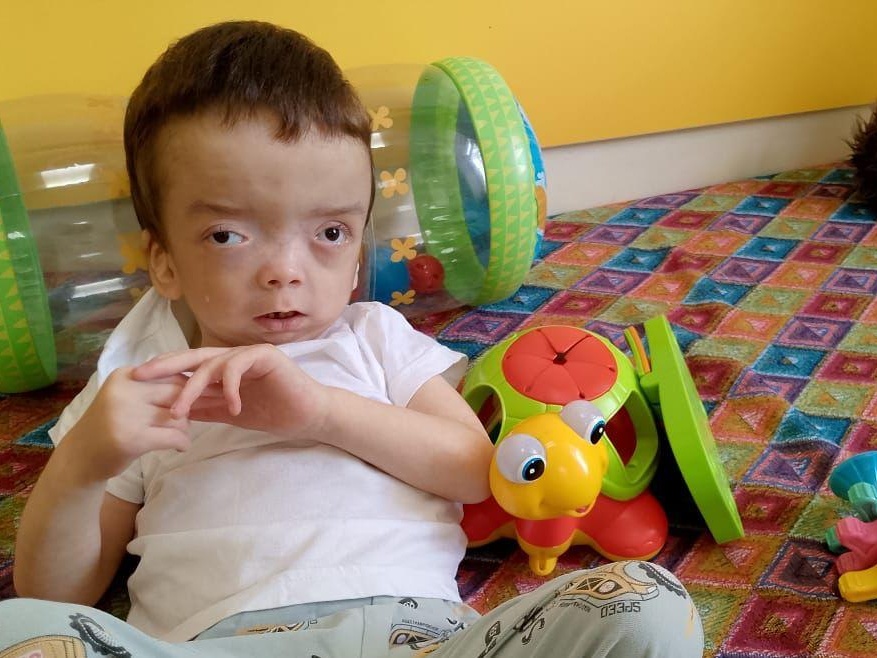 The little boy Kolya is an orphan. He needs a nanny's care to fight his illness