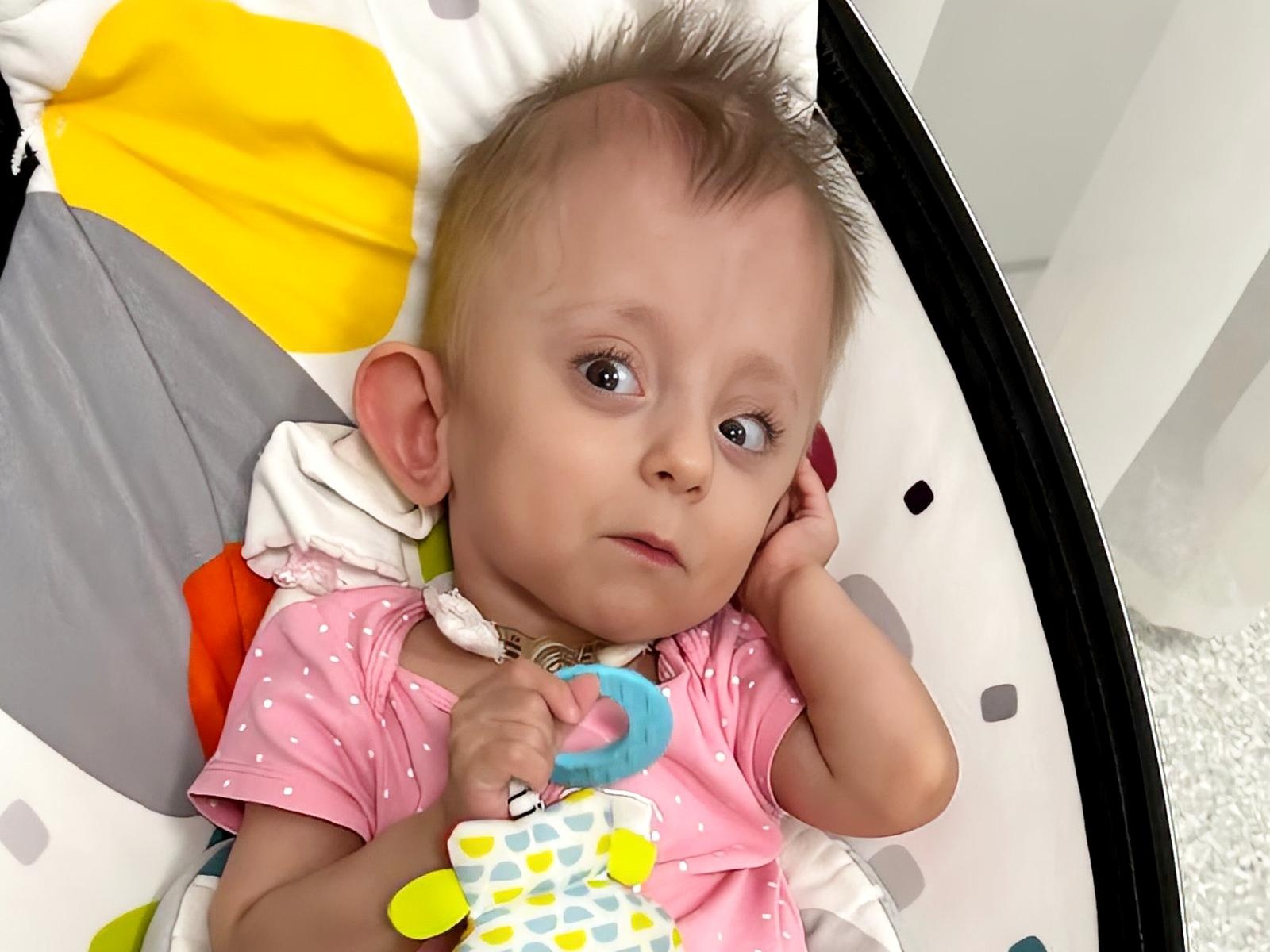Lisa is an orphan. She and the other children need the care of a babysitter during treatment!