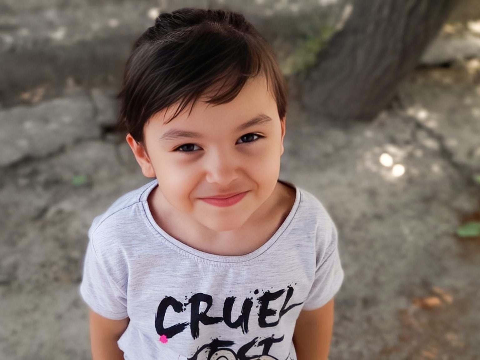Help pay for tickets to St. Petersburg for Asmoa – the girl needs to fly for spinal surgery