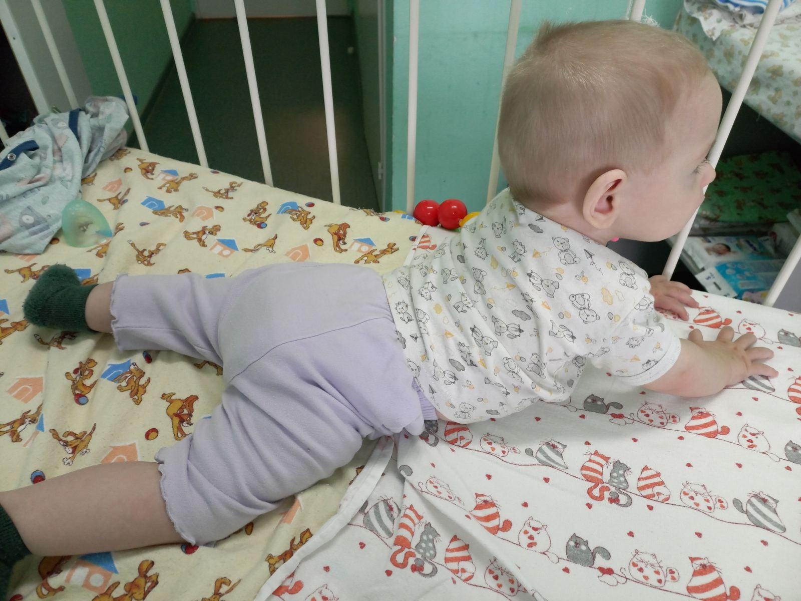 Sasha is an orphan. He needs a caring babysitter during his treatment in the hospital!