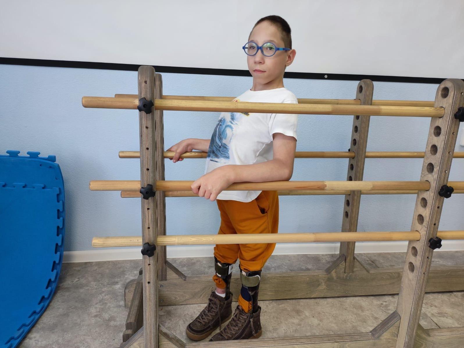 Artem is an orphan. He continues his treatment and needs the help of a nanny