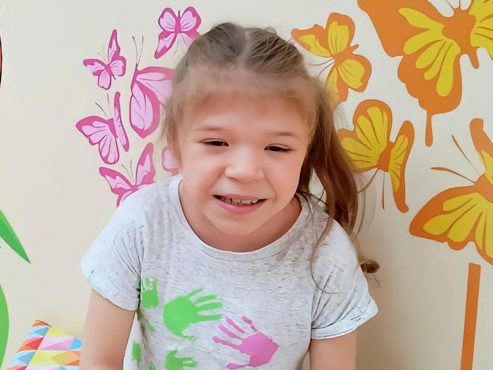 Varya is an orphan with a serious diagnosis. She needs a babysitter to accompany her during rehabilitation!