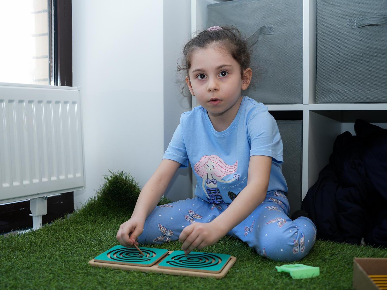 Camille has autism! To overcome the developmental delay and improve her speech skills, she needs a rehabilitation course!