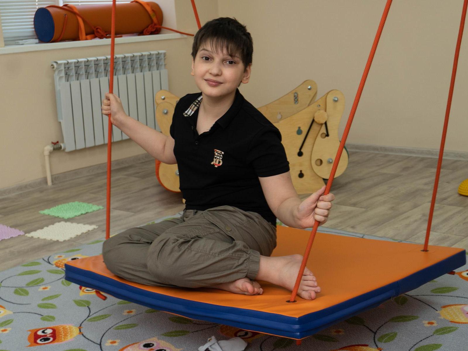 Zurab has autism! Rehabilitation courses are needed to improve intellectual and speech skills!