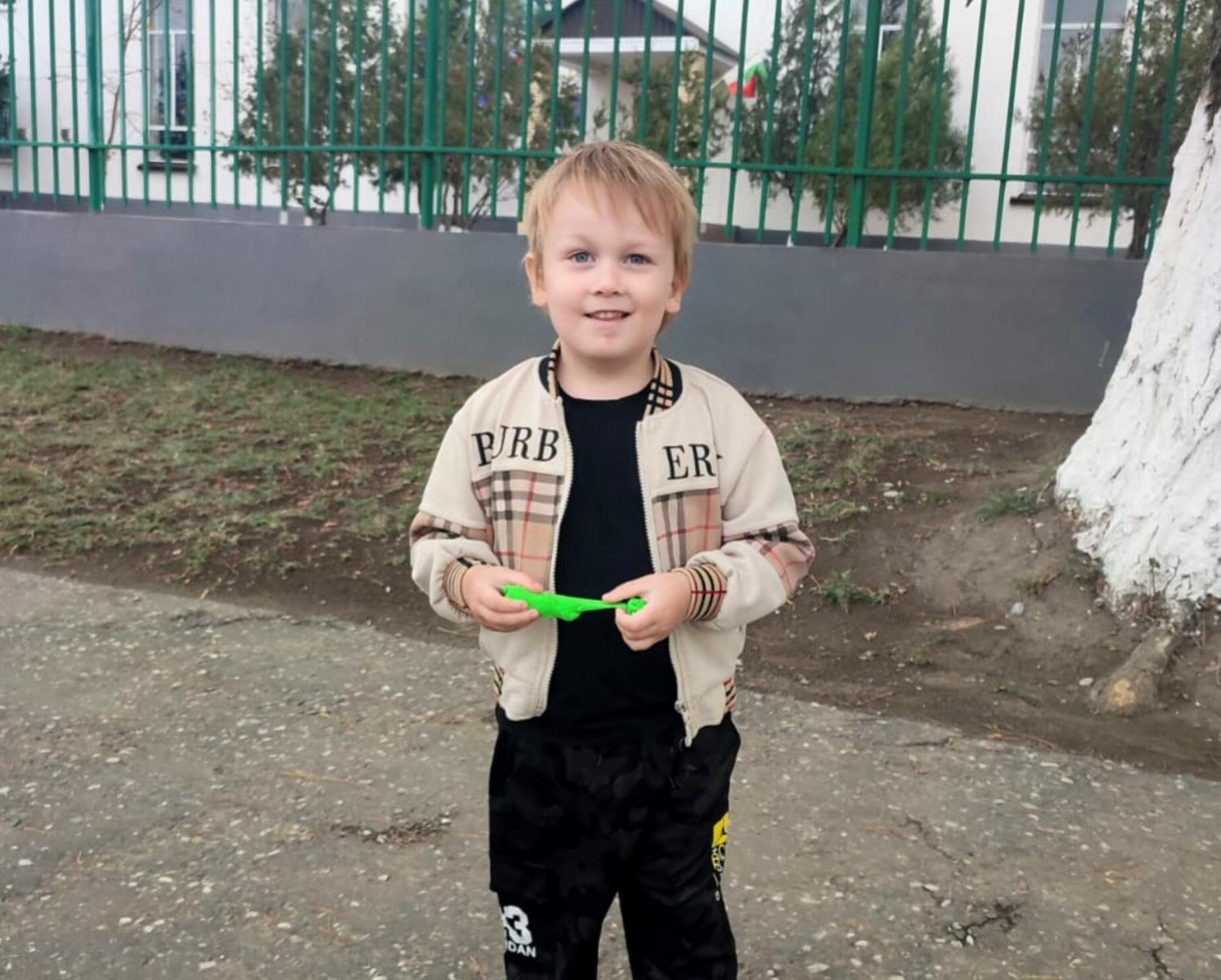 Zubaira has autism! In order to develop communication skills, the boy needs to undergo a rehabilitation course!