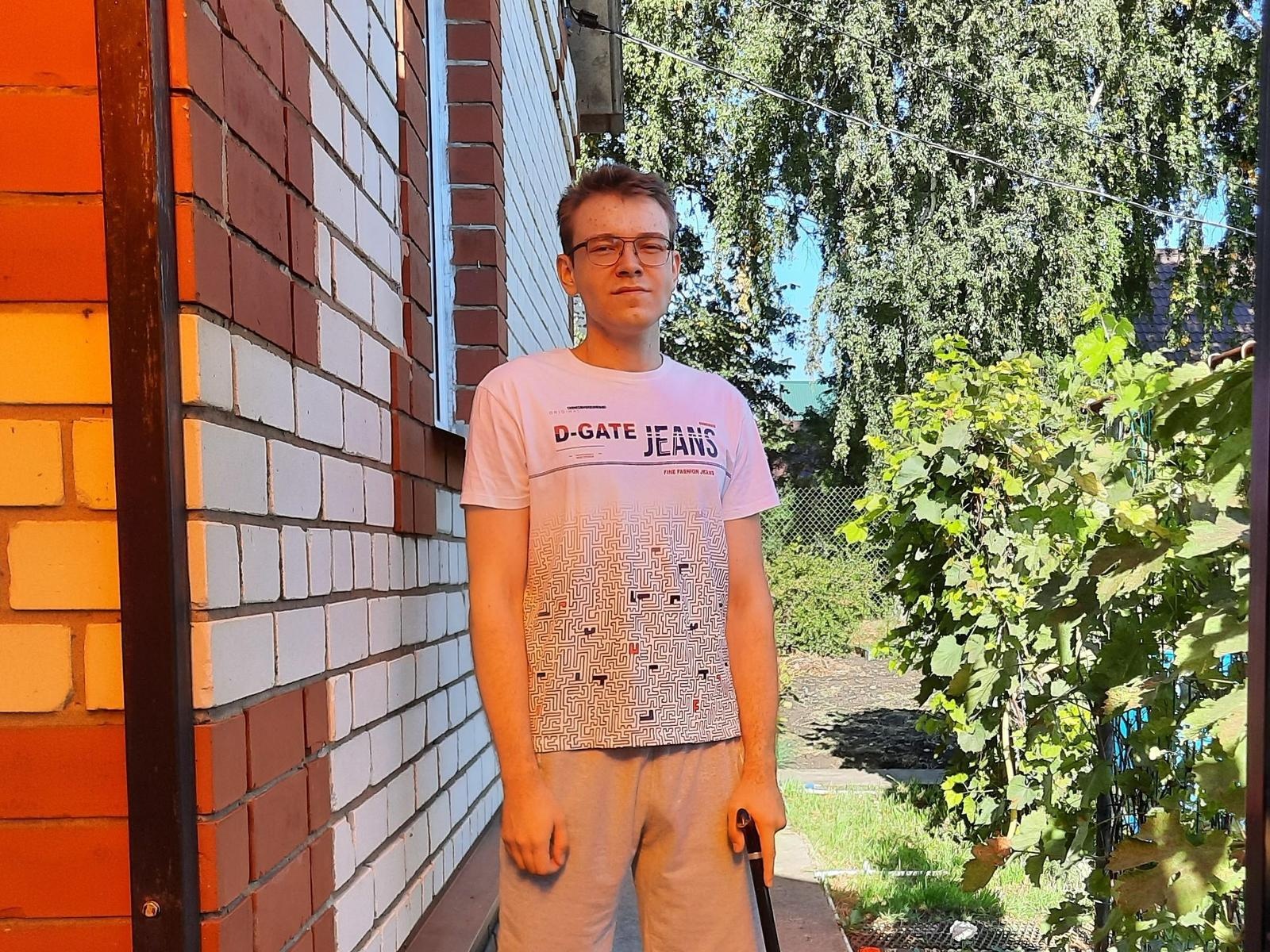 Rasim needs a hip prosthesis to lead an active lifestyle