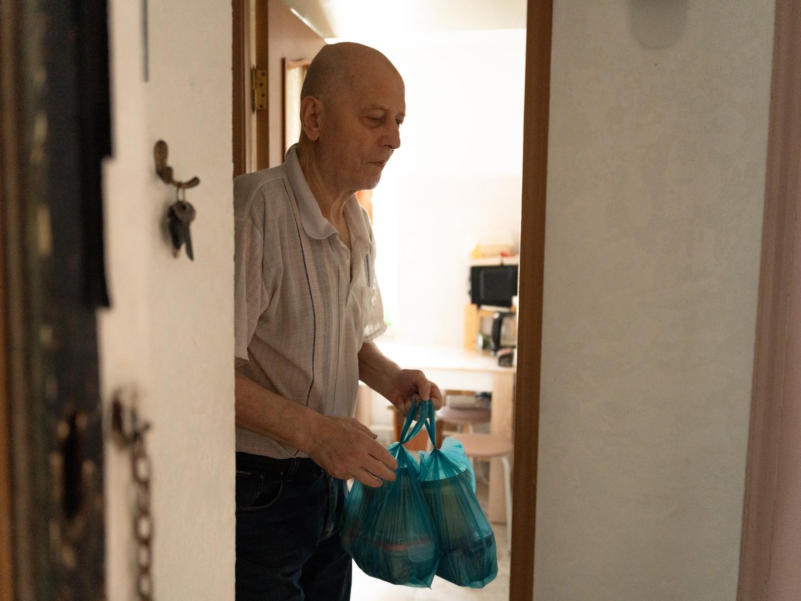 Let’s help feed elderly people living alone with charitable meals in October