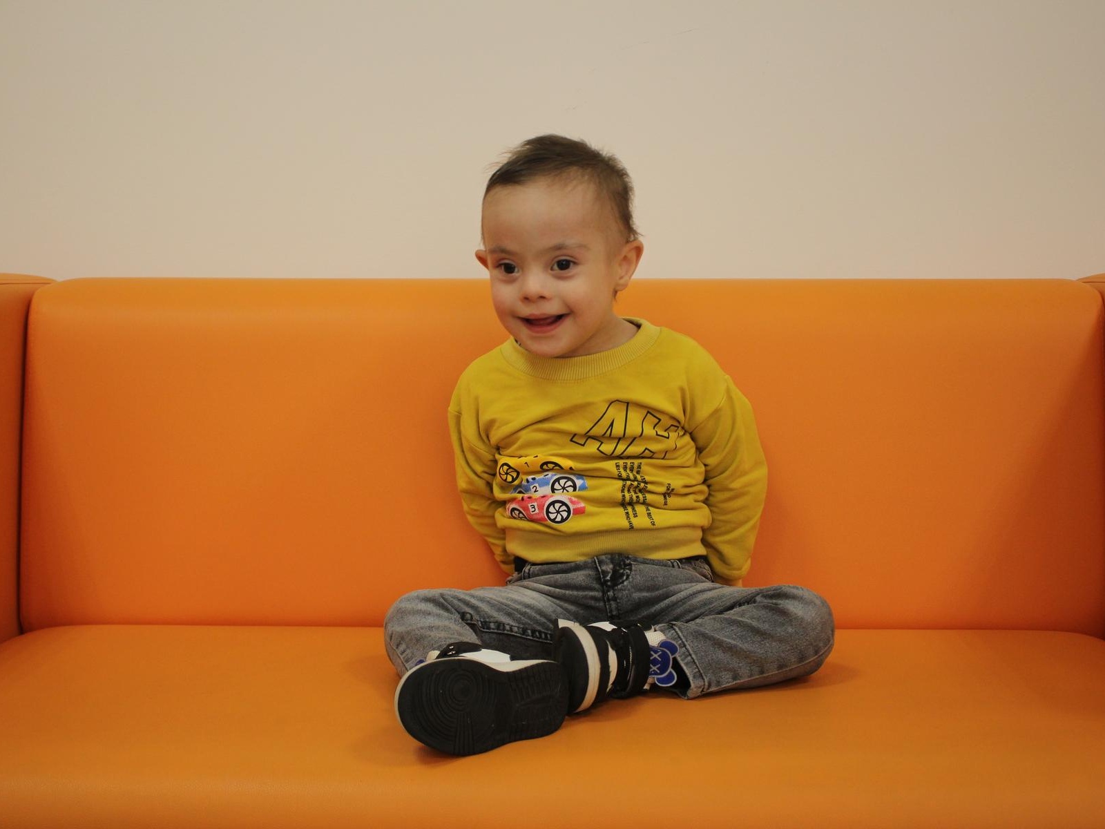 Ahmedik has Down's syndrome. Let's help him improve his health with a rehabilitation course!