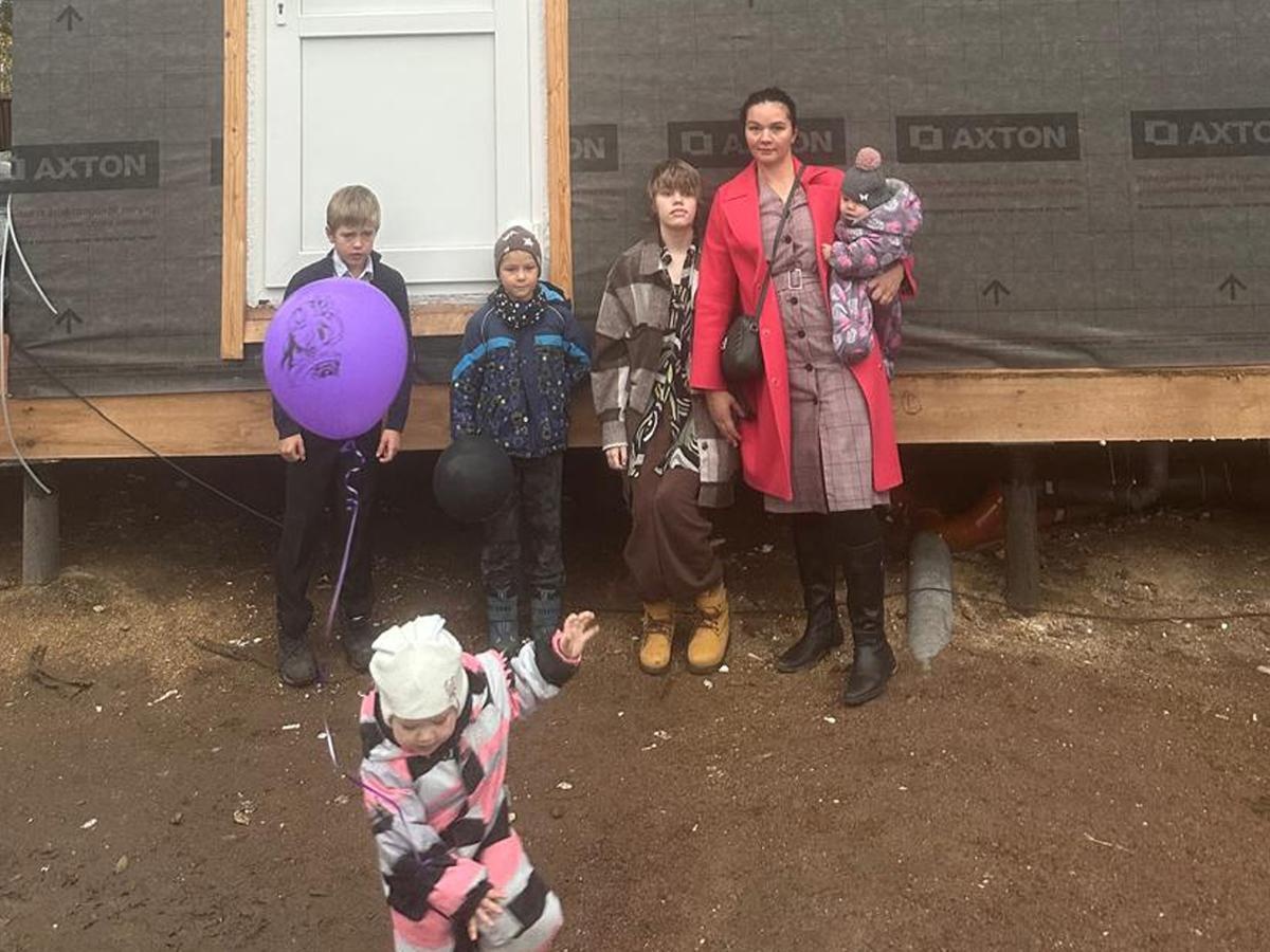 A large family with a disabled child needs help paying for the installation of heated floors before the start of winter! There is currently no heating in the house