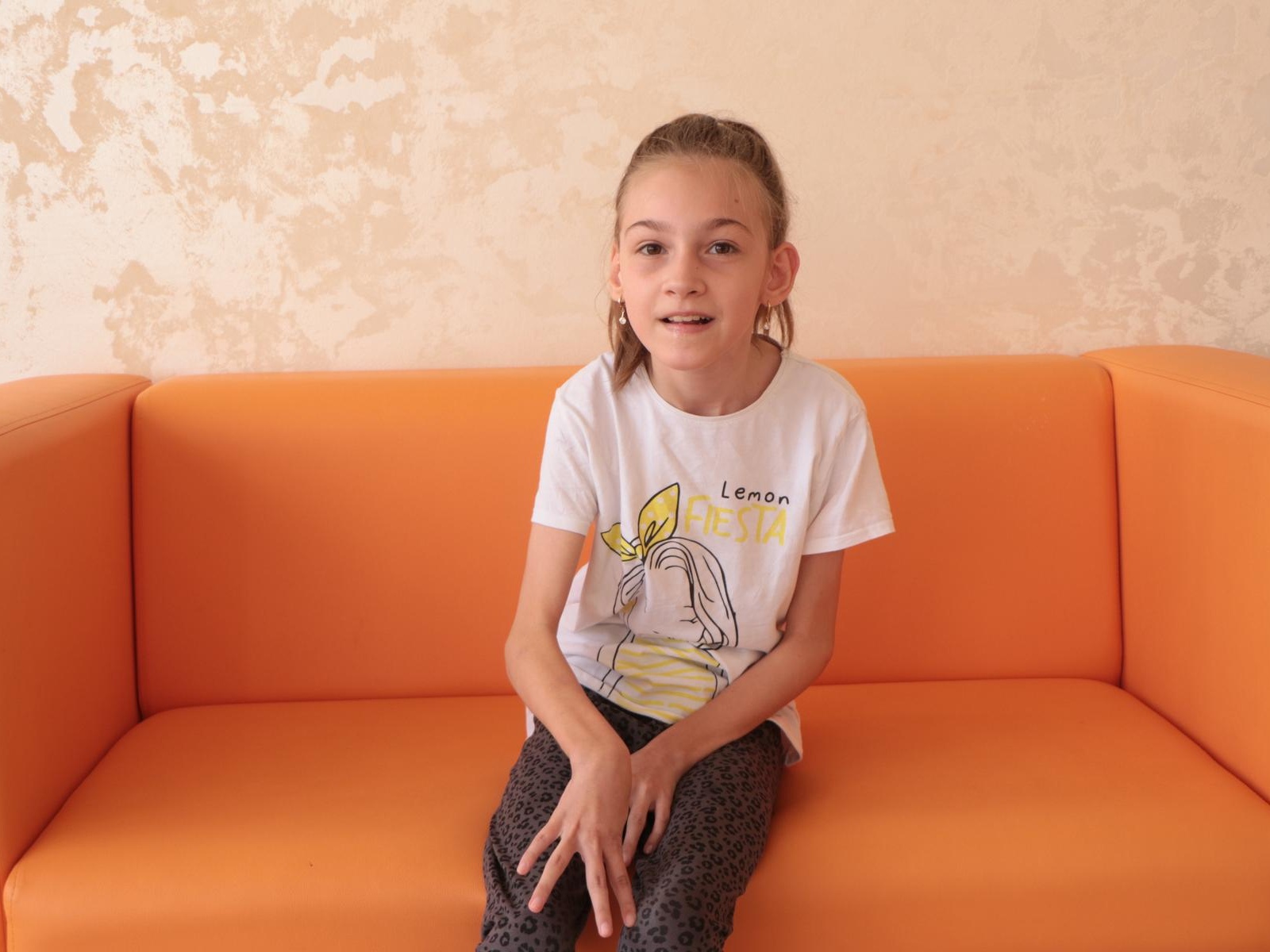 Mackie has cerebral palsy, kyphosis and scoliosis. The girl needs to buy a wheelchair