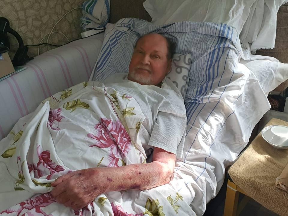 Support bedridden, lonely elderly individuals with home-delivered meals in November