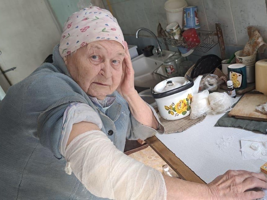 Поможем обеспечить надомным медицинским патронажем и лекарствами пенсионеров со слабым здоровьем