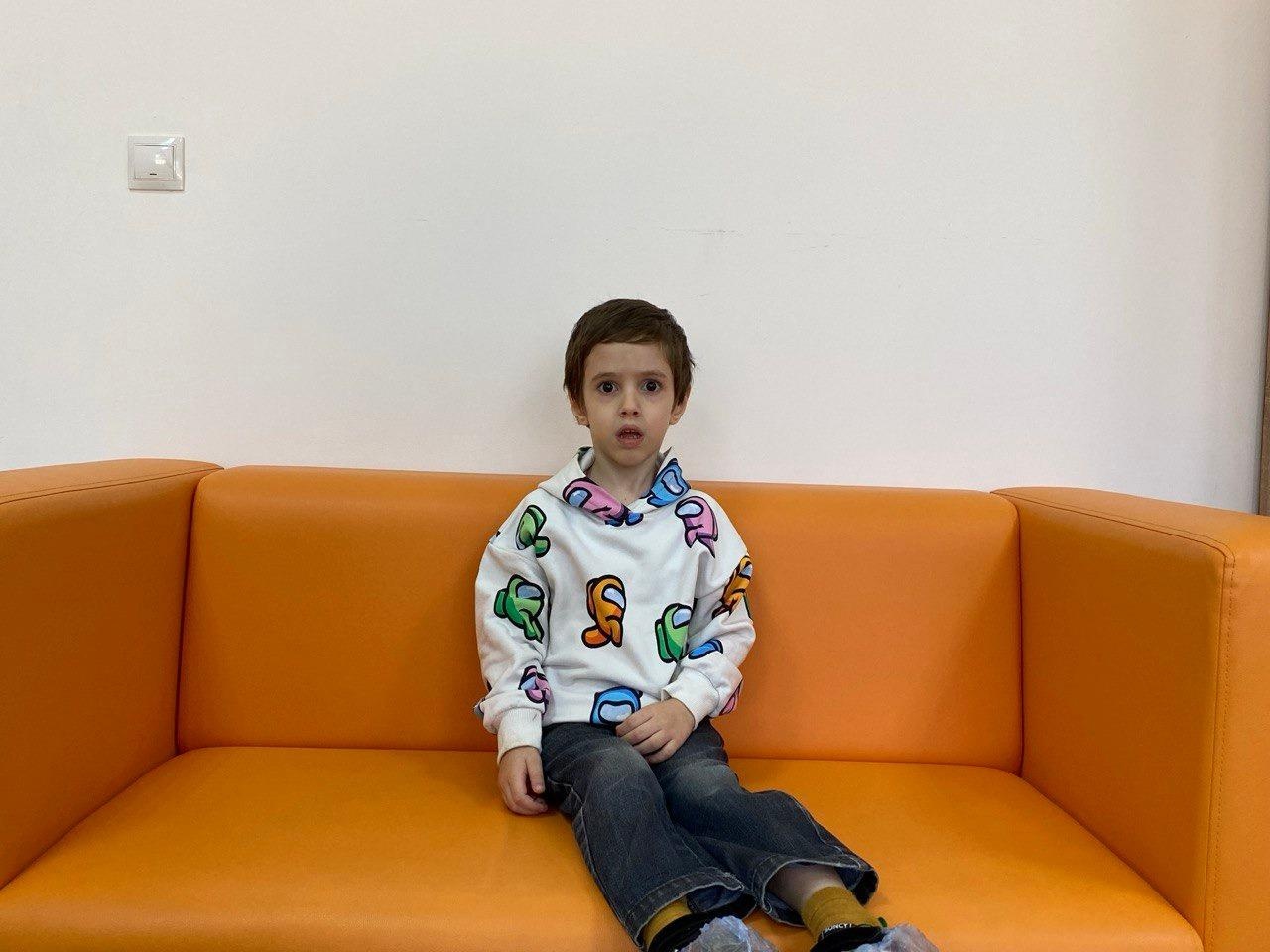 Khalid has autism. He needs specialized rehabilitation: let's help him develop!