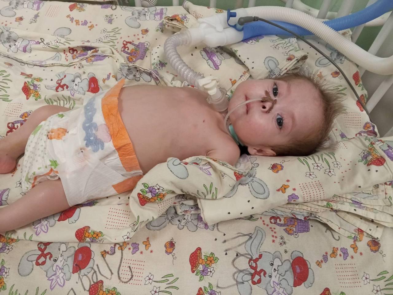 Misha is an orphan, he needs the help of a babysitter during treatment!
