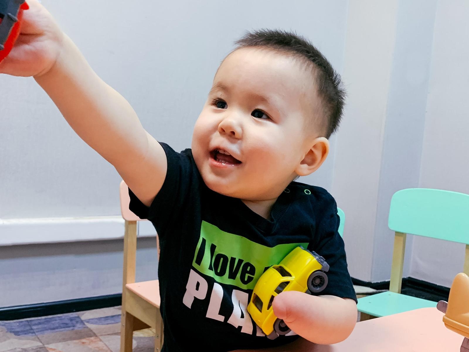 Oomat was born without a left hand and forearm. He requires a prosthesis!