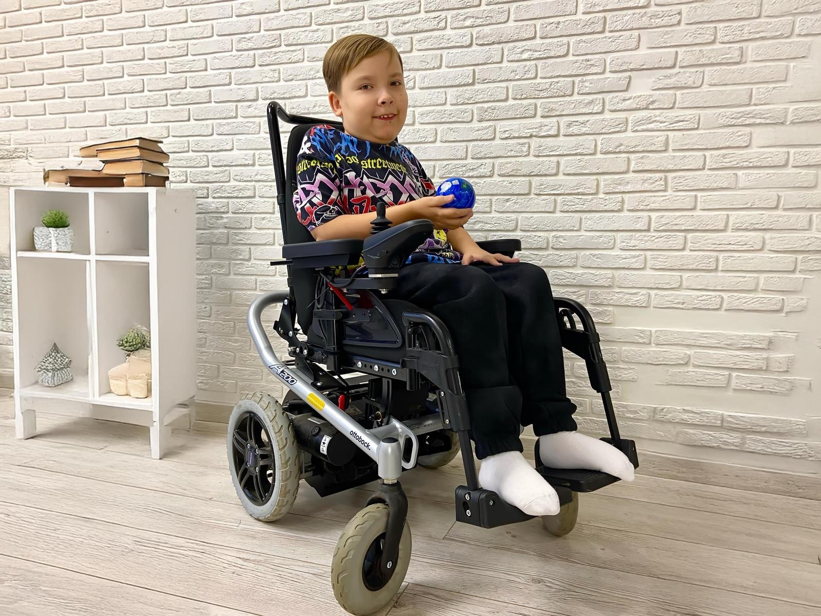 Nikita has spinal muscular atrophy – СМА. He needs a simulator to improve his progress in treatment