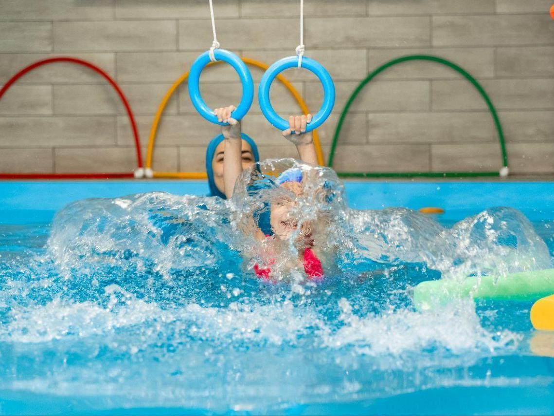 Support the payment of swimming lessons for our sponsored children!