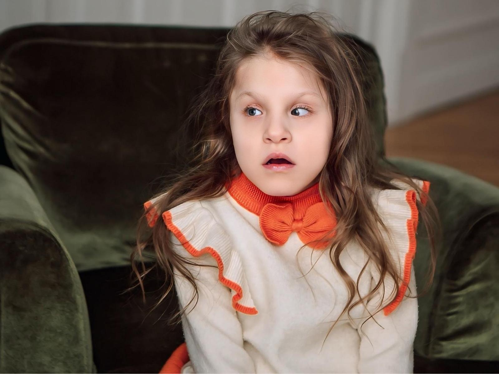 Alina needs a rehabilitation course to continue her motor development. The girl has cerebral palsy and many severe diagnoses