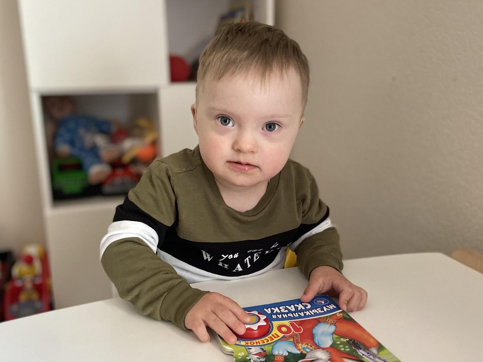 Three-year-old Vladik cannot hear, he needs to be rehabilitated in time
