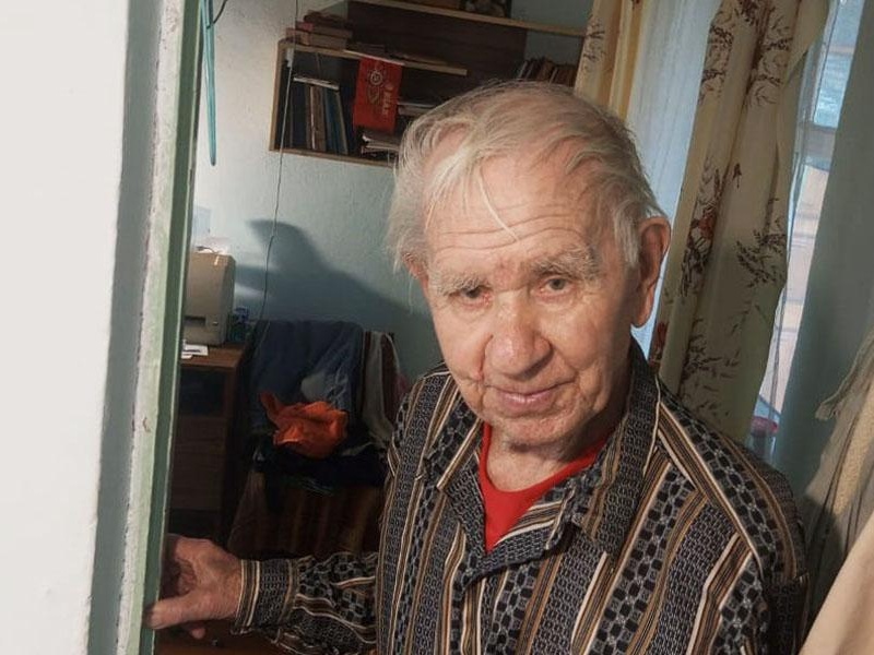 Let's help lonely pensioners with food packages